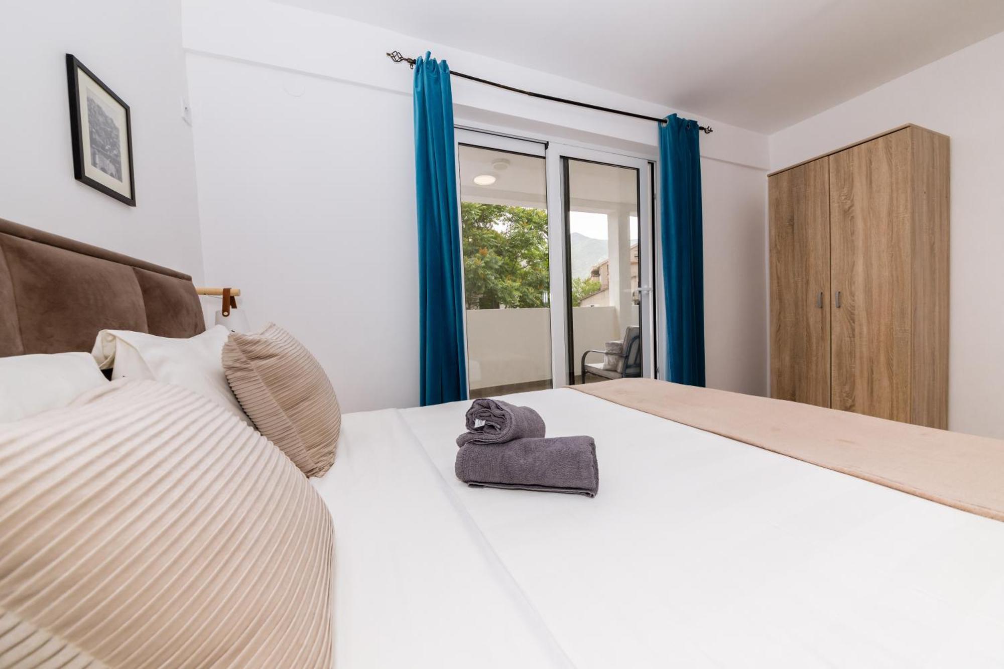 Paun Apartment Kotor Luaran gambar
