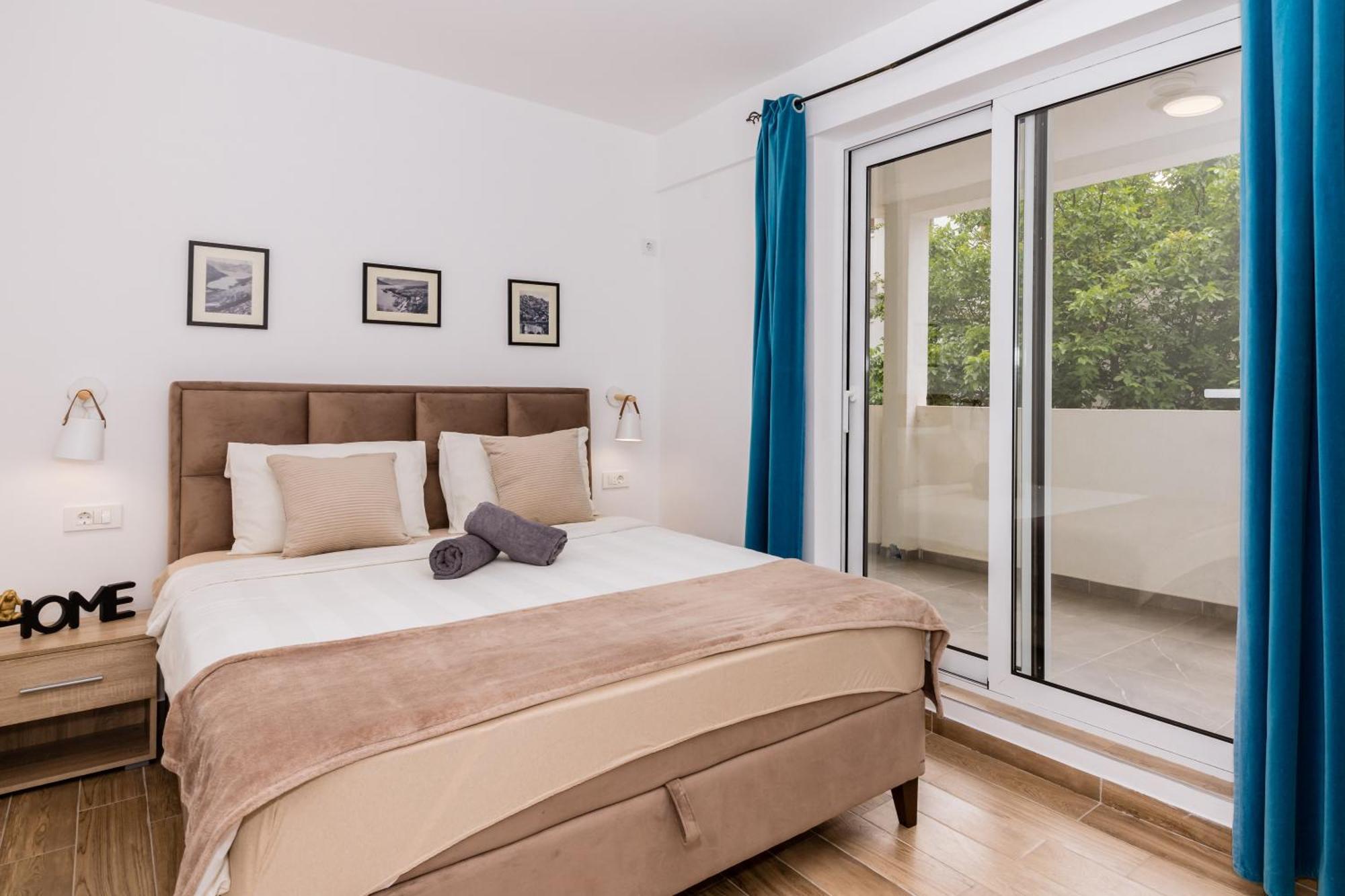 Paun Apartment Kotor Luaran gambar
