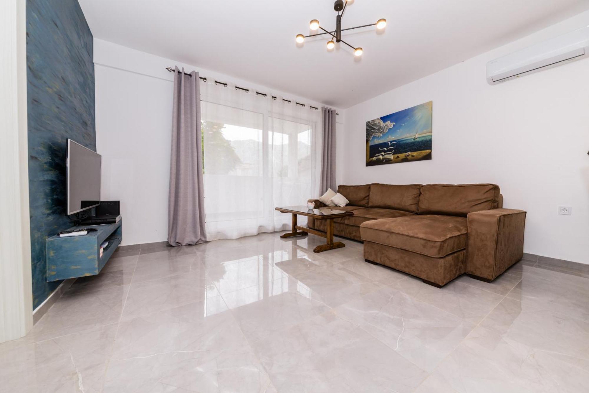 Paun Apartment Kotor Luaran gambar